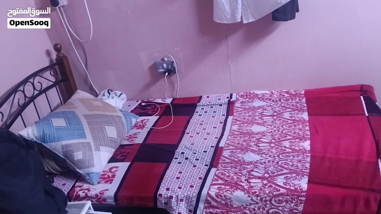 2/4 පින්තූර