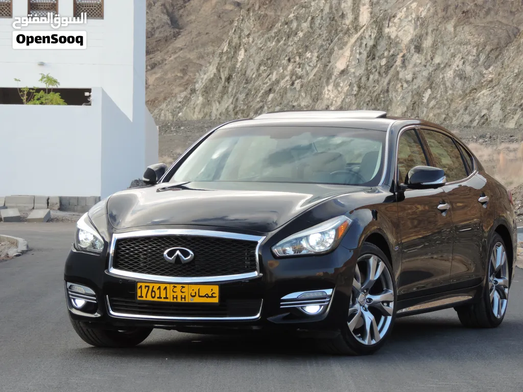 انفنتي Q70L 2018 لارج داخل بيج بممشى قليل وحادث بسيط ومواصفات عالية