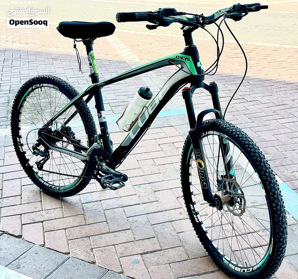 Carbon fiber mountain bike cube