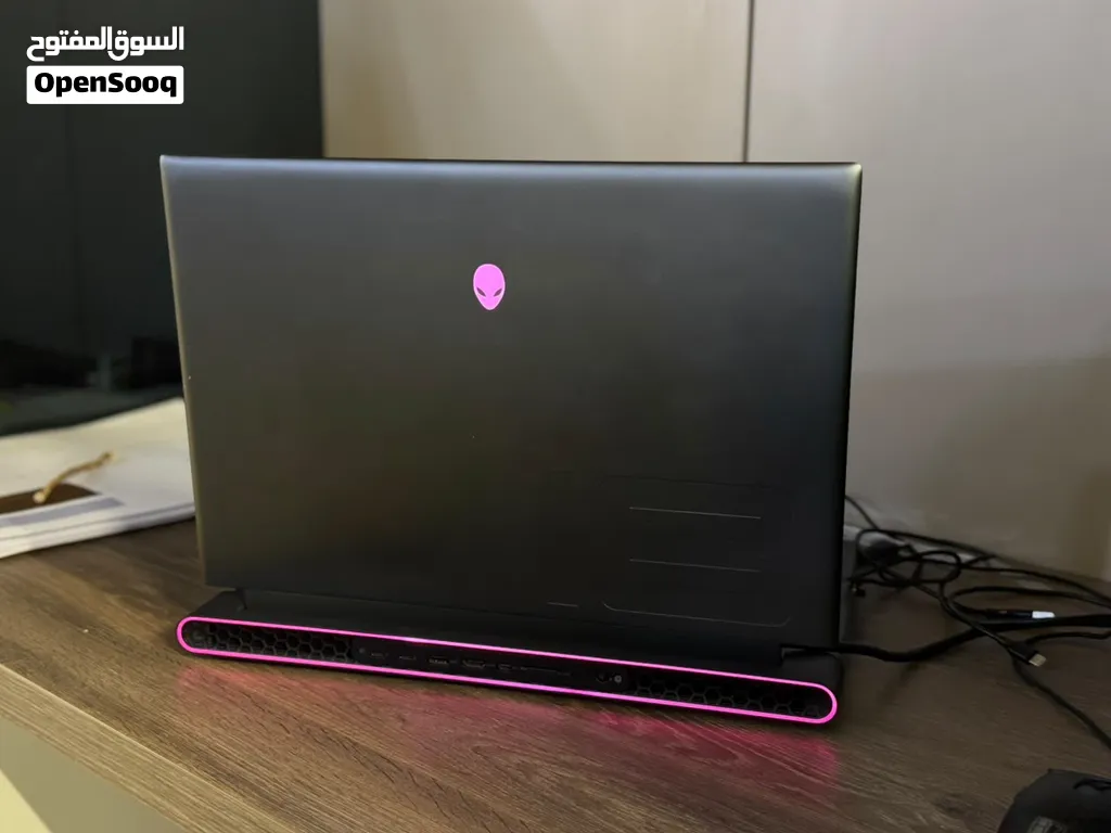 Alienware m18