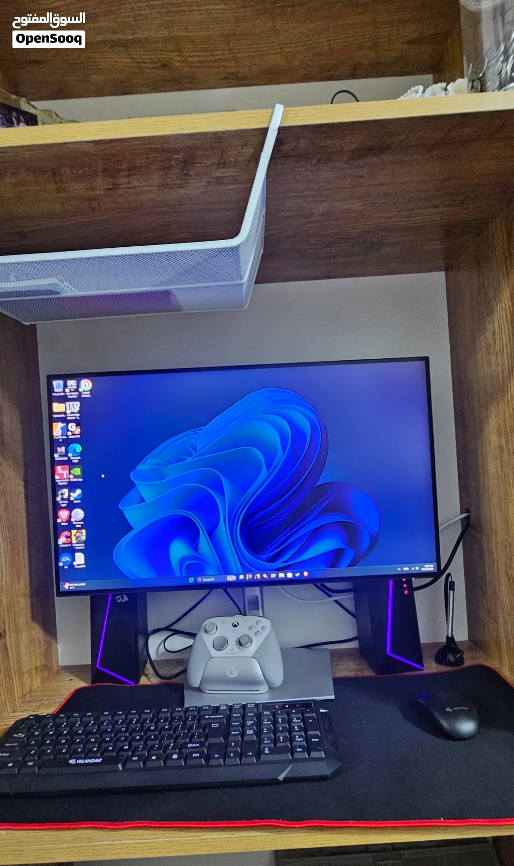dell monitor, rtx 4060 gpu , wireless mouse and keyboard , Full gaming setup