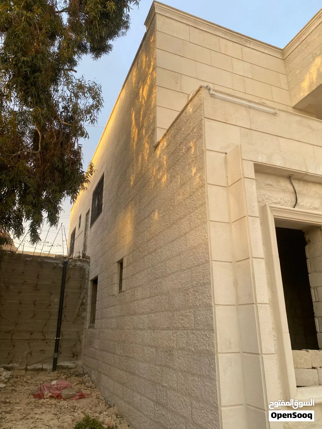 رقم الاعلان (7216) فيلا (طابقين منفصلين) للبيع بسعر شقة - طبربور