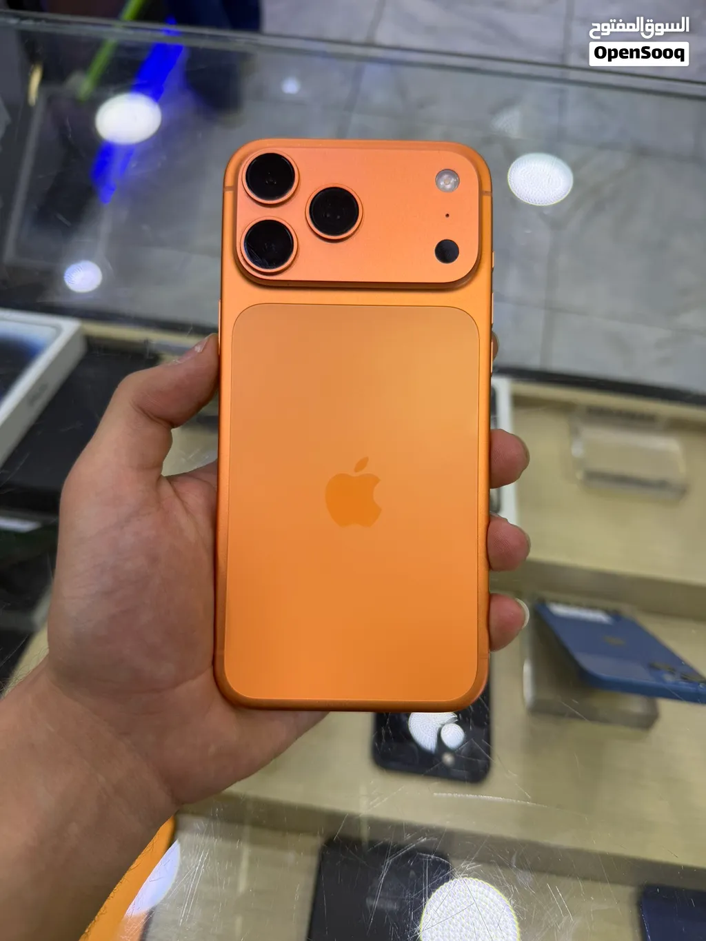 iPhone 17 Pro max 256GB eSIM Battery 99% مشحون 225 مره