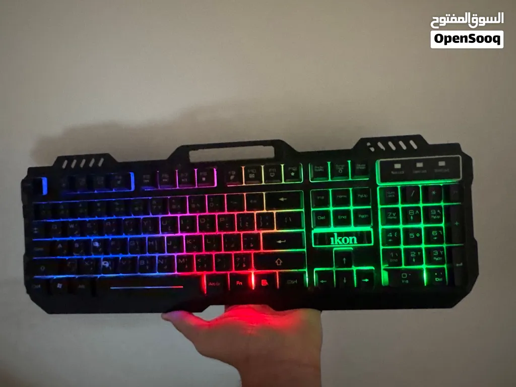 2 keybords one gaming one normal 2 كيبورد واحد جيمنج واحد عادي