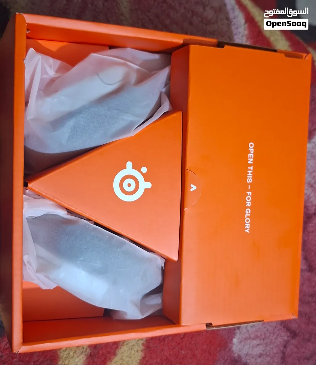 سماعة steelseries arctis nova 1 مستعمله كلش قليل وبيها كل القطع موجوده مع كارتون بيها مجال اذا شراي