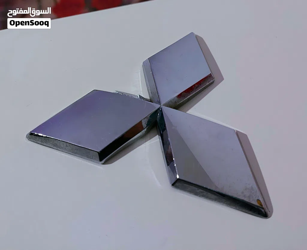 شعار لوغو ميتسوبيشي حجم كبير اصلي بحالة ممتازة large orginal Mitsubishi logo for sale