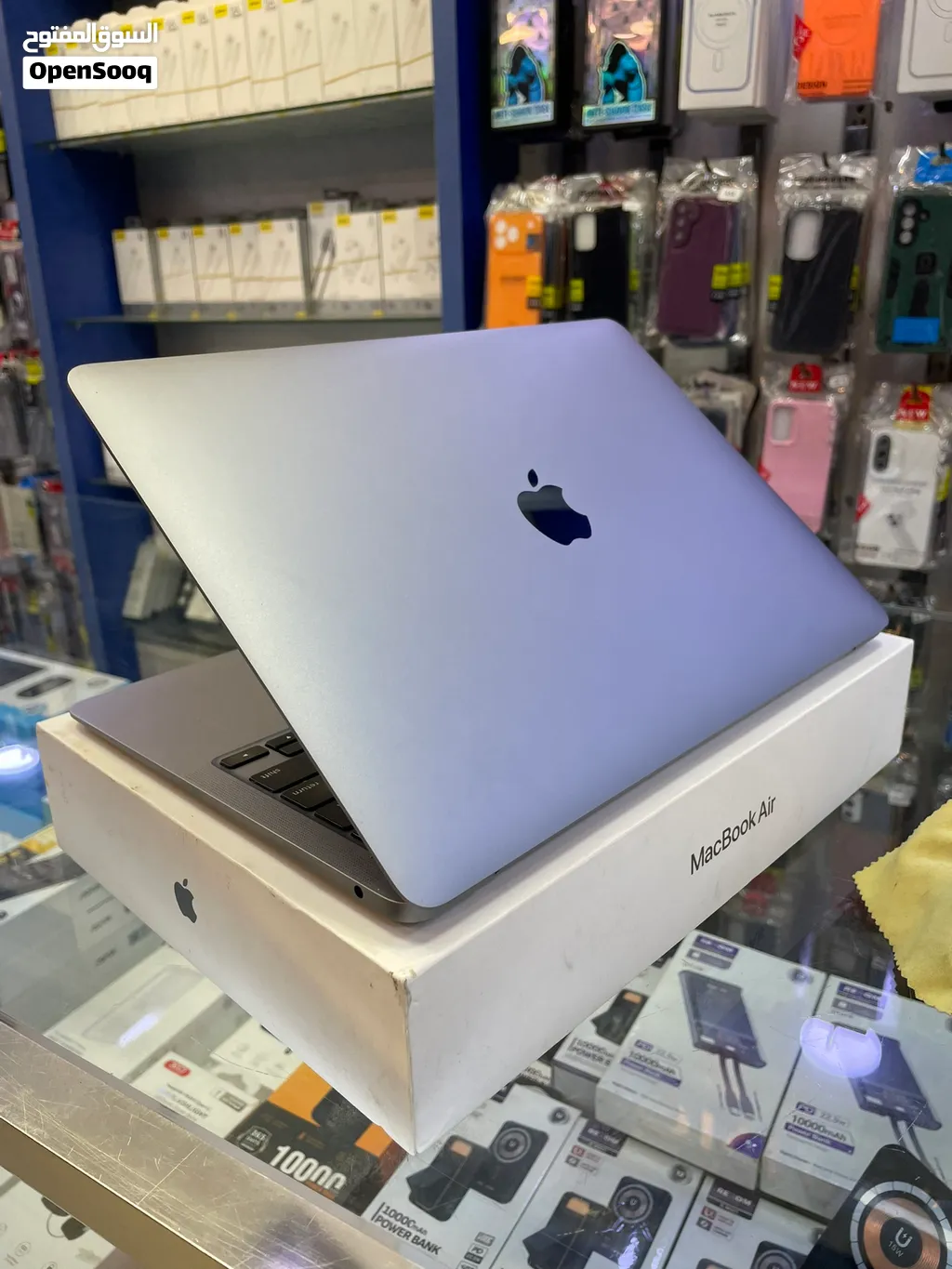 MacBook M1 - 256GB - 8Ram - 92% BT ماك بوك ام ون - 256 جيجا - 8 رام - 92٪ بطارية