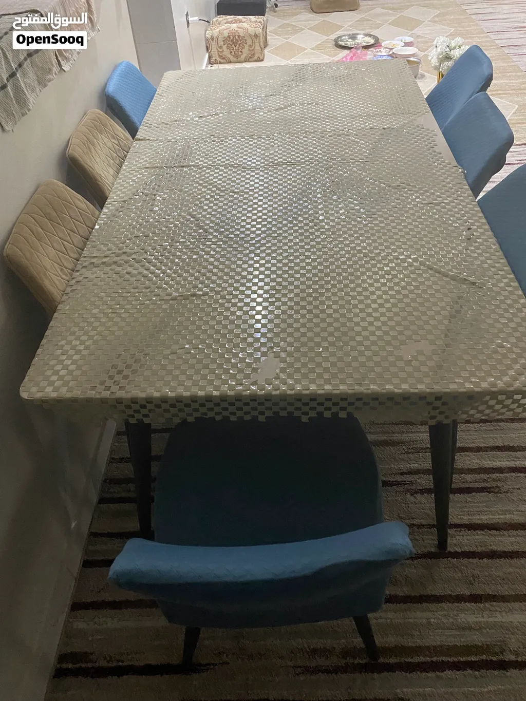 طاولة الطعام
