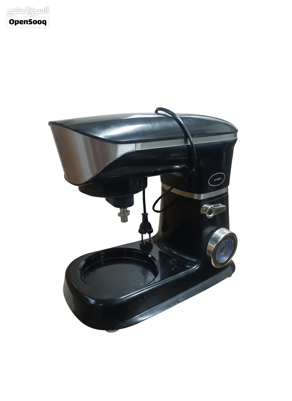 1.فرّامة لحمة 2. عجّانة وخفّاقة كيك