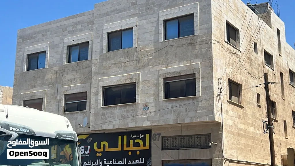 مجمع تجاري للايجار الاستثماري الطابقي او البيع لكامل المجمع فرصه للاستثمار