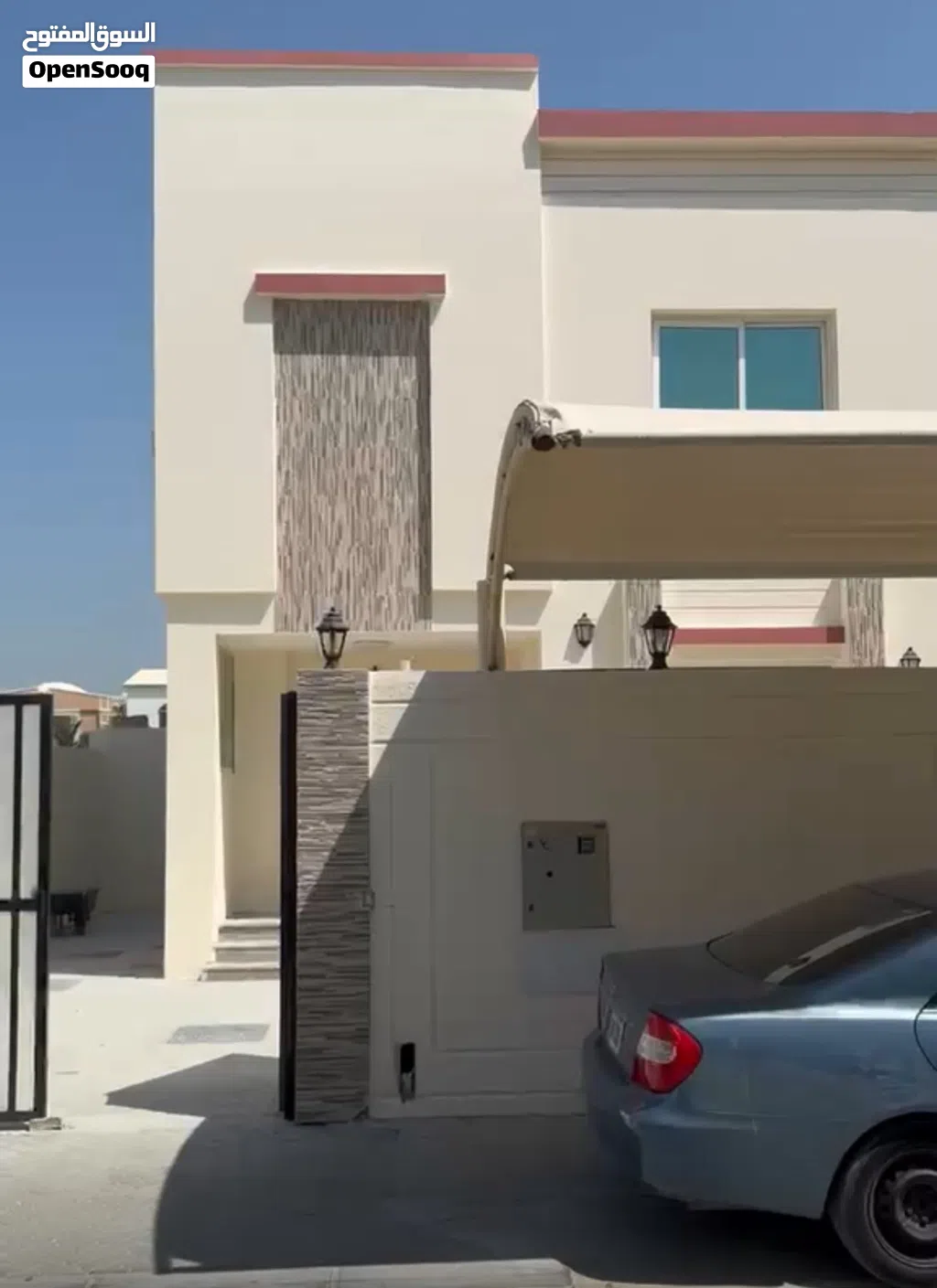 للبيع فيلا دورين في الفشت 1 مساحه 2544 قدم موقع قريب البحر والشارع الرئيسي 3غرف