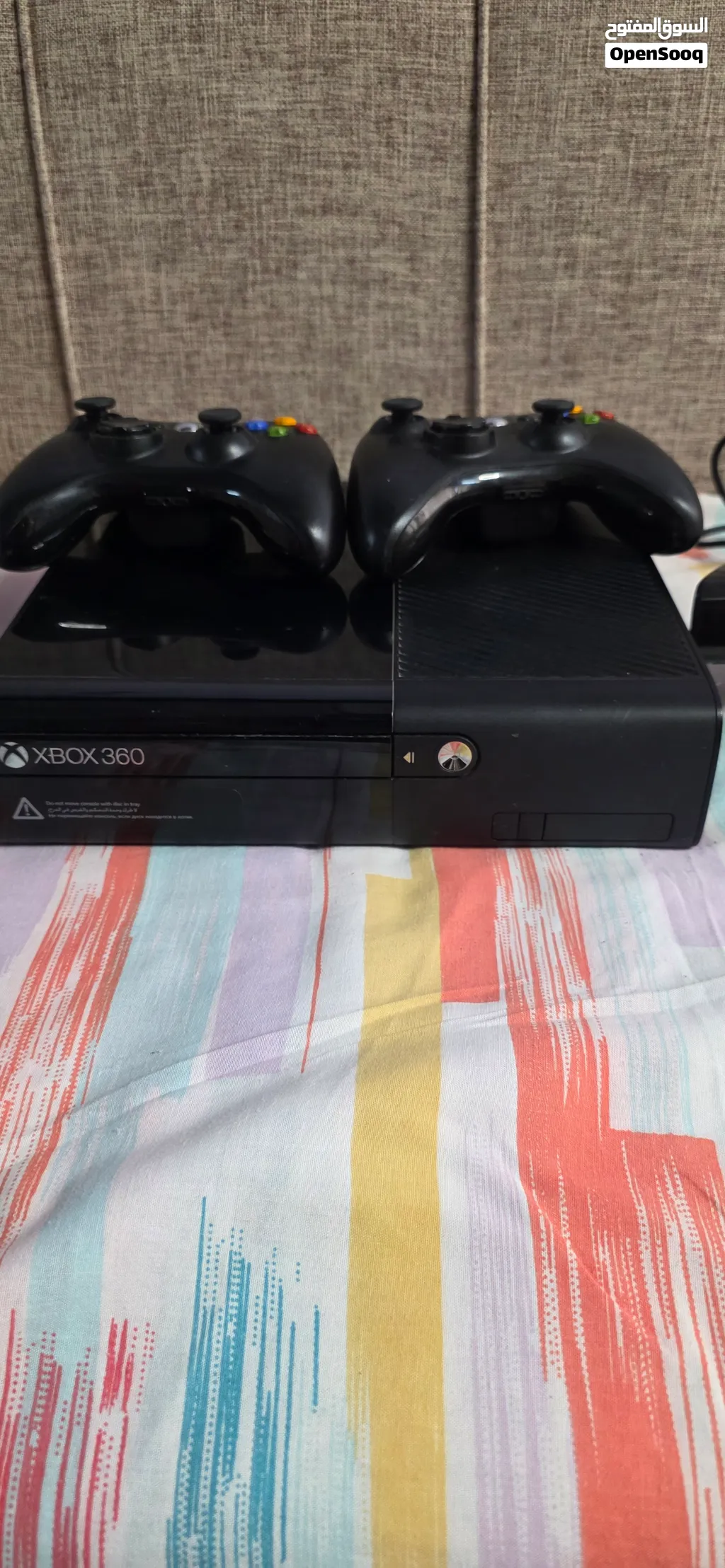 xbox 360 with 2 controllers