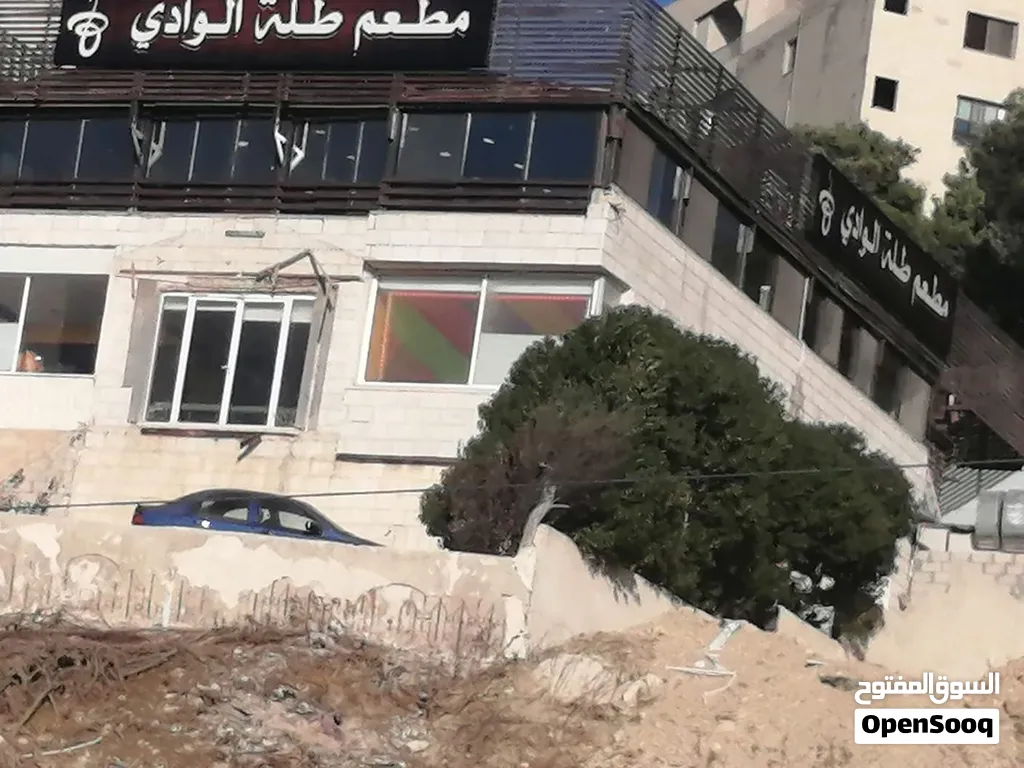 مطعم مميز في ابو نصير مع اطلاله على شارع الاردن مباشره للبيع