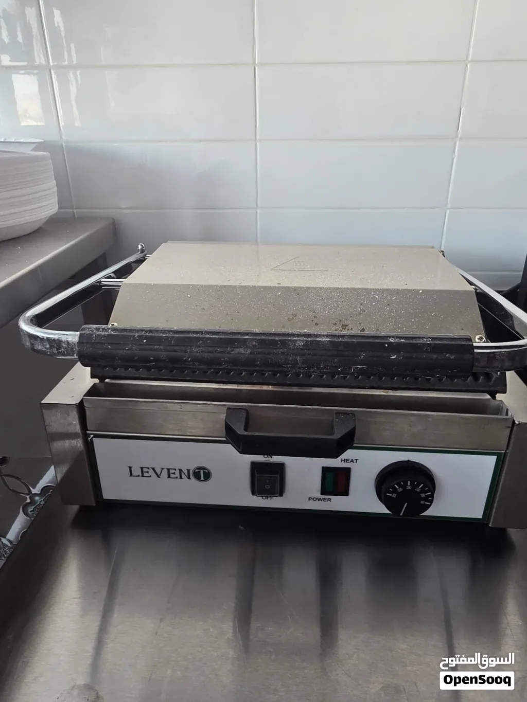 Toster and sandwich maker