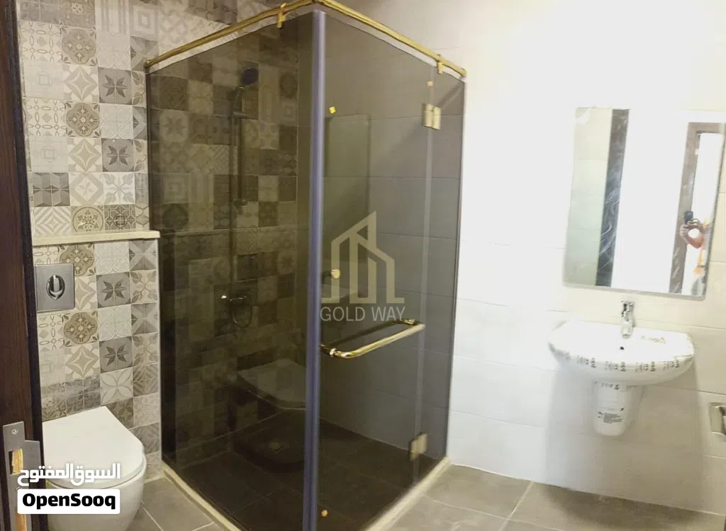 شقة للبيع مميزة أرضية 200م _150م خارجي في أجمل مناطق خلدا بسعر مغري / ref 9862