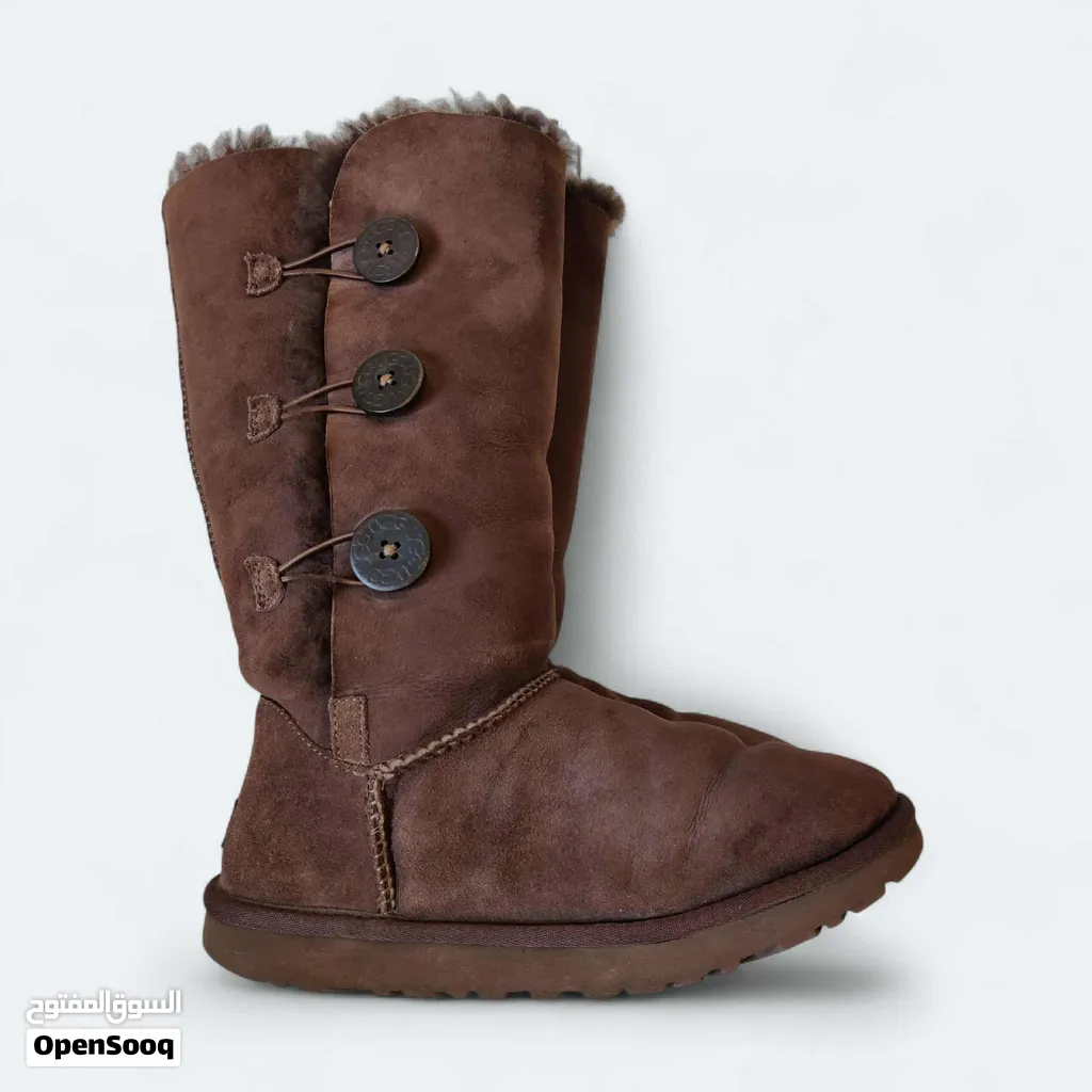 UGG Women's Brown Bailey Button Triplet Chocolate Boots حذاء UGG نسائي بني