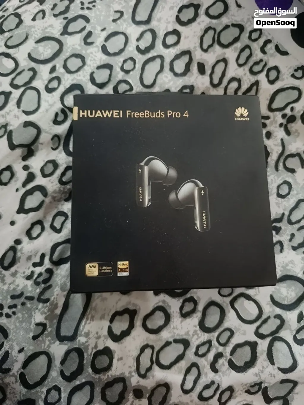 سماعة Huawei FreeBuds Pro 4 بكل الملحقات (داخل الضمان - تحتاج فحص السماعة اليسرى)