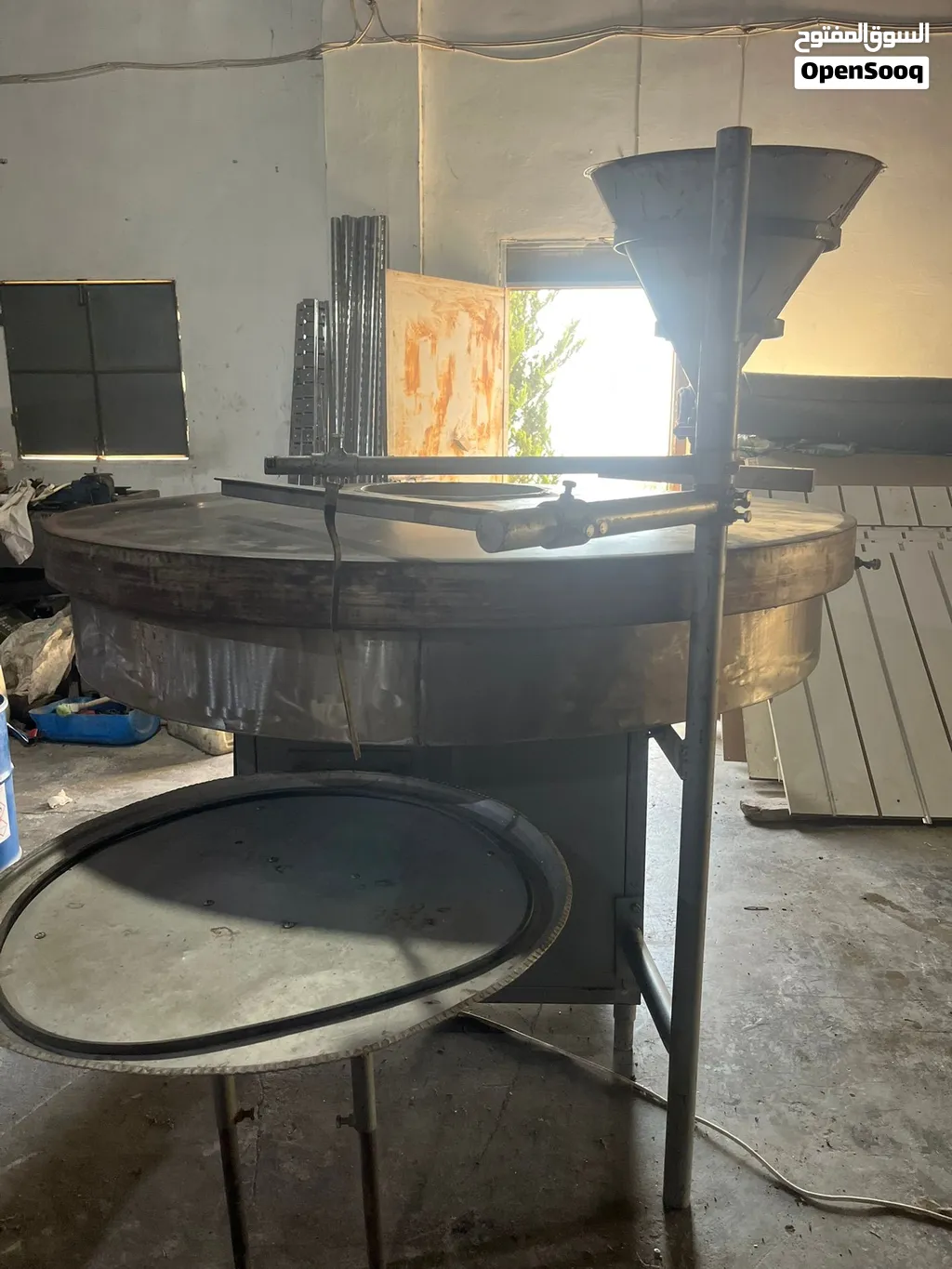 ماكنه عروسه (رشاشه كنافه ) ومخبوزات أخرى