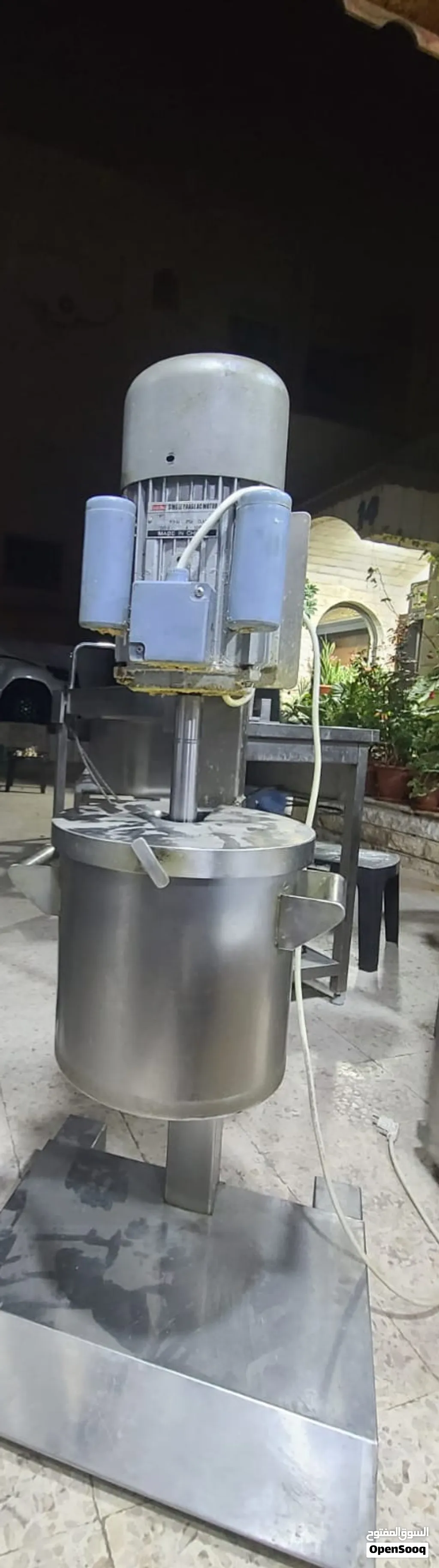 عدة مطعم للبيع بسعر مغري ماكنه بروستد شوايه شاورما شوايه فروج ماكنة مثومه