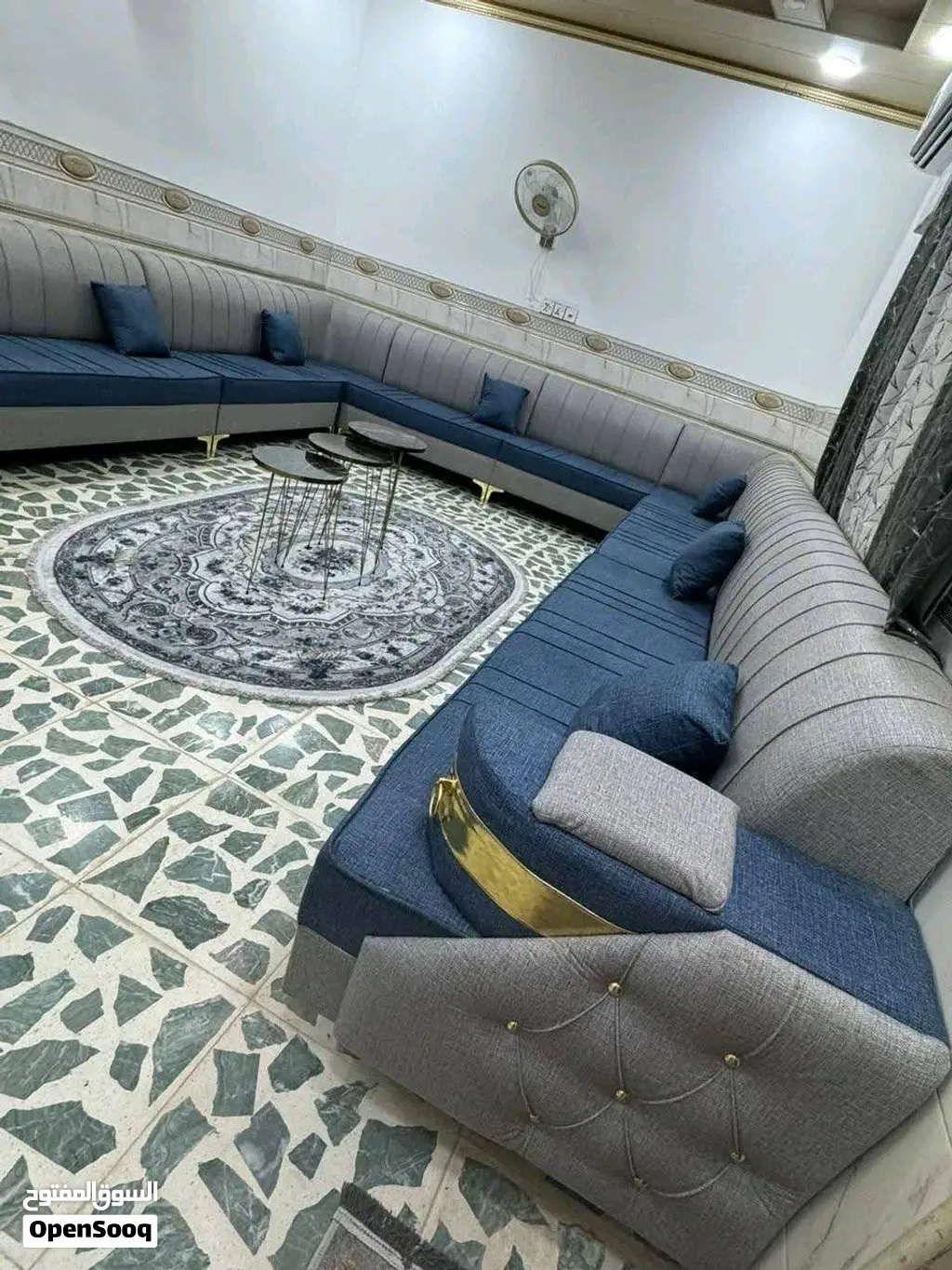 ديوان عراقي شغل مرتب وأصيل إذا تدور على ديوان عراقي يجمع بين الراحة والشكل الأنيق، وفرنالك ديوان بش