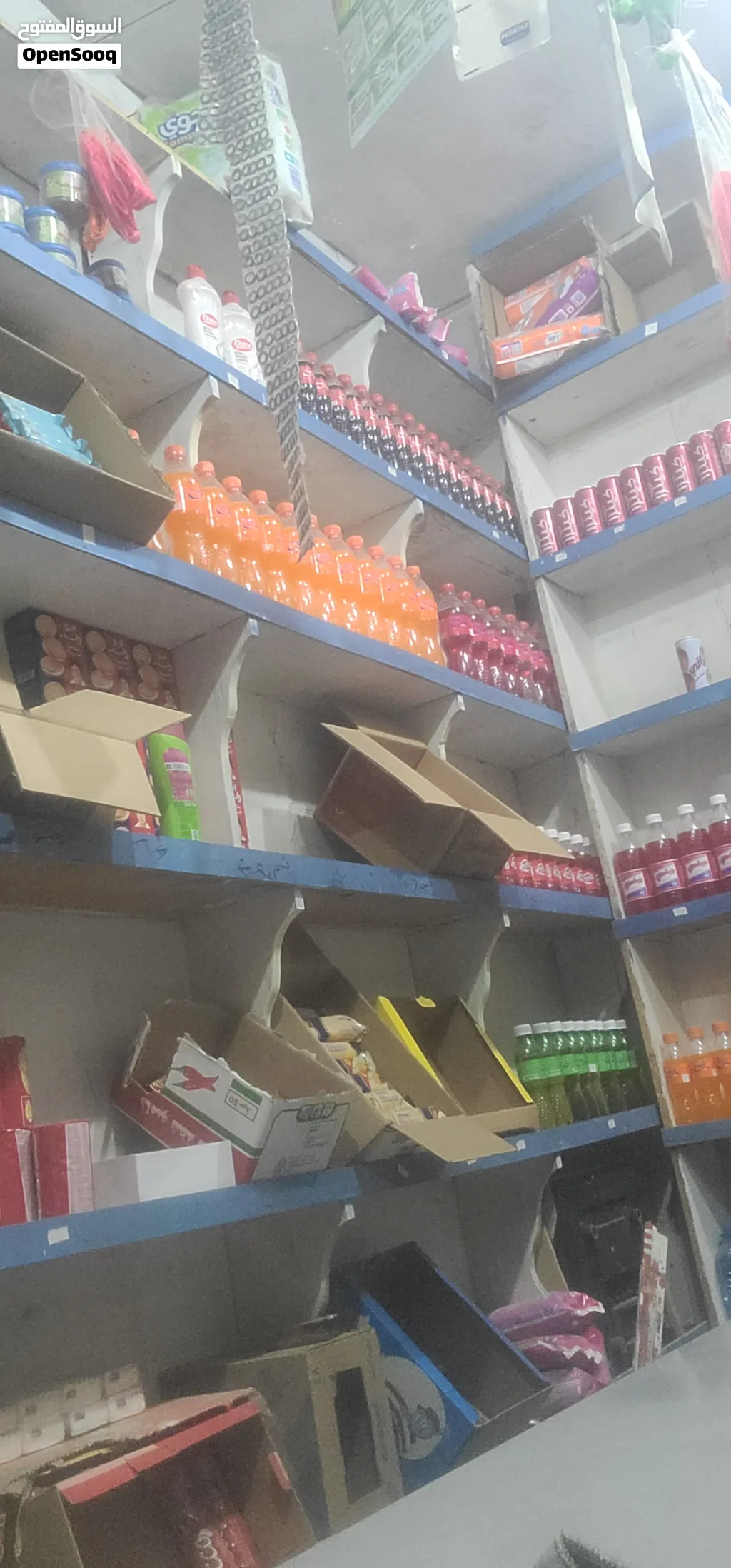 بقاله للبيع في الروضه