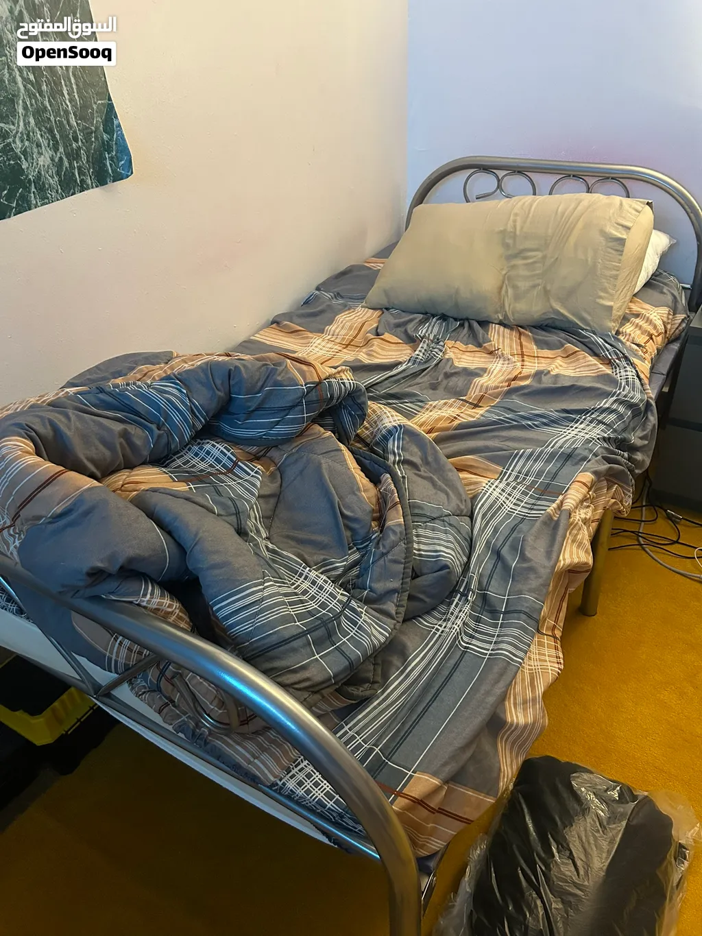 Foldable bed سرير يتصفط
