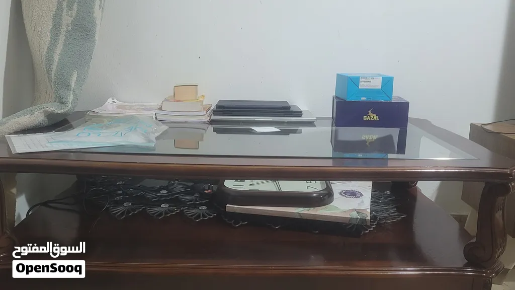 طاولة خشبية أصلية
