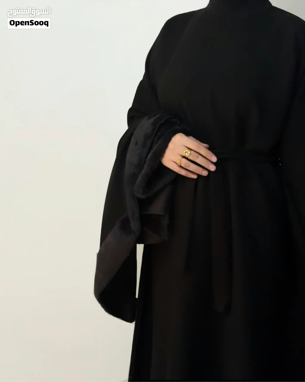 عباي شامواه مع فرو دافئ ومناسب للأجواء الباردة لحقو السعر الأقل على مستوى المملكه..
