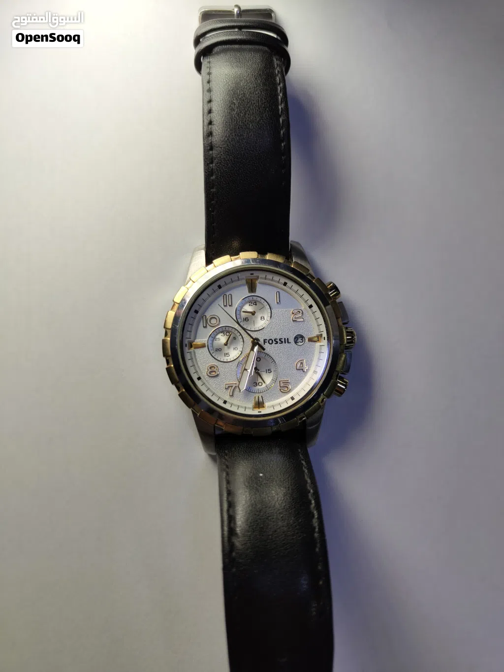 ساعة كرونوغراف من علامة Fossil