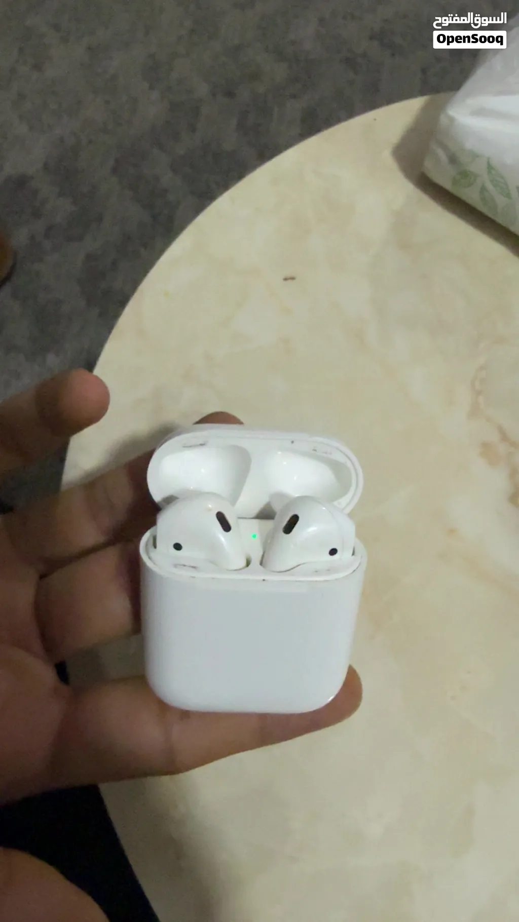 Apple AirPods الجيل الثاني للبيع