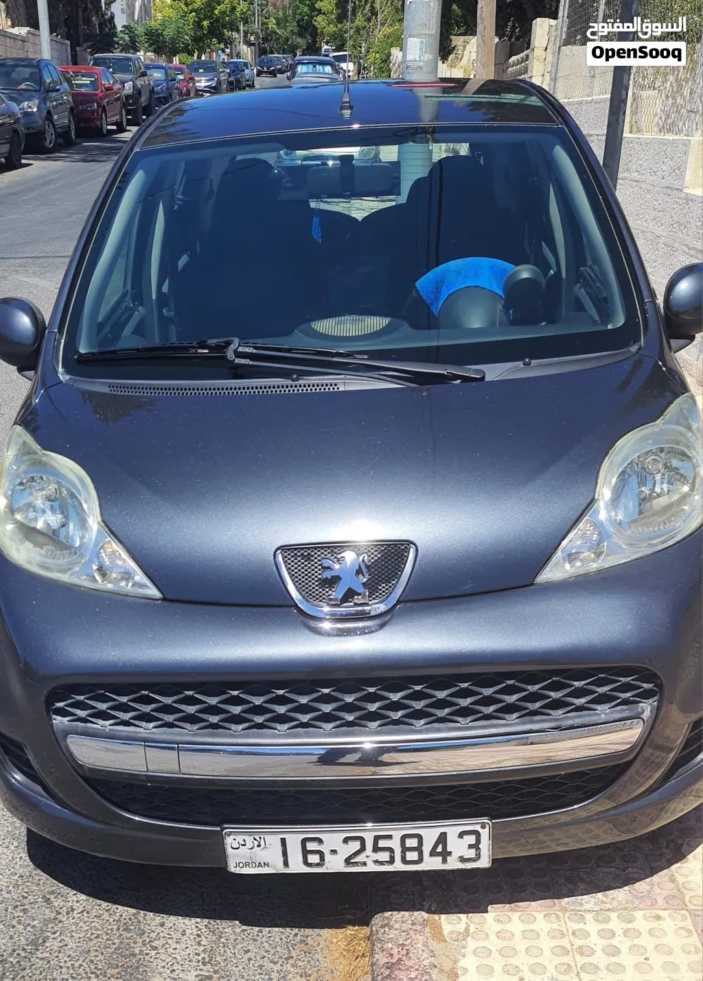 peugeot 107 2012 للبيع نظيفة جدا استعمال خفيف
