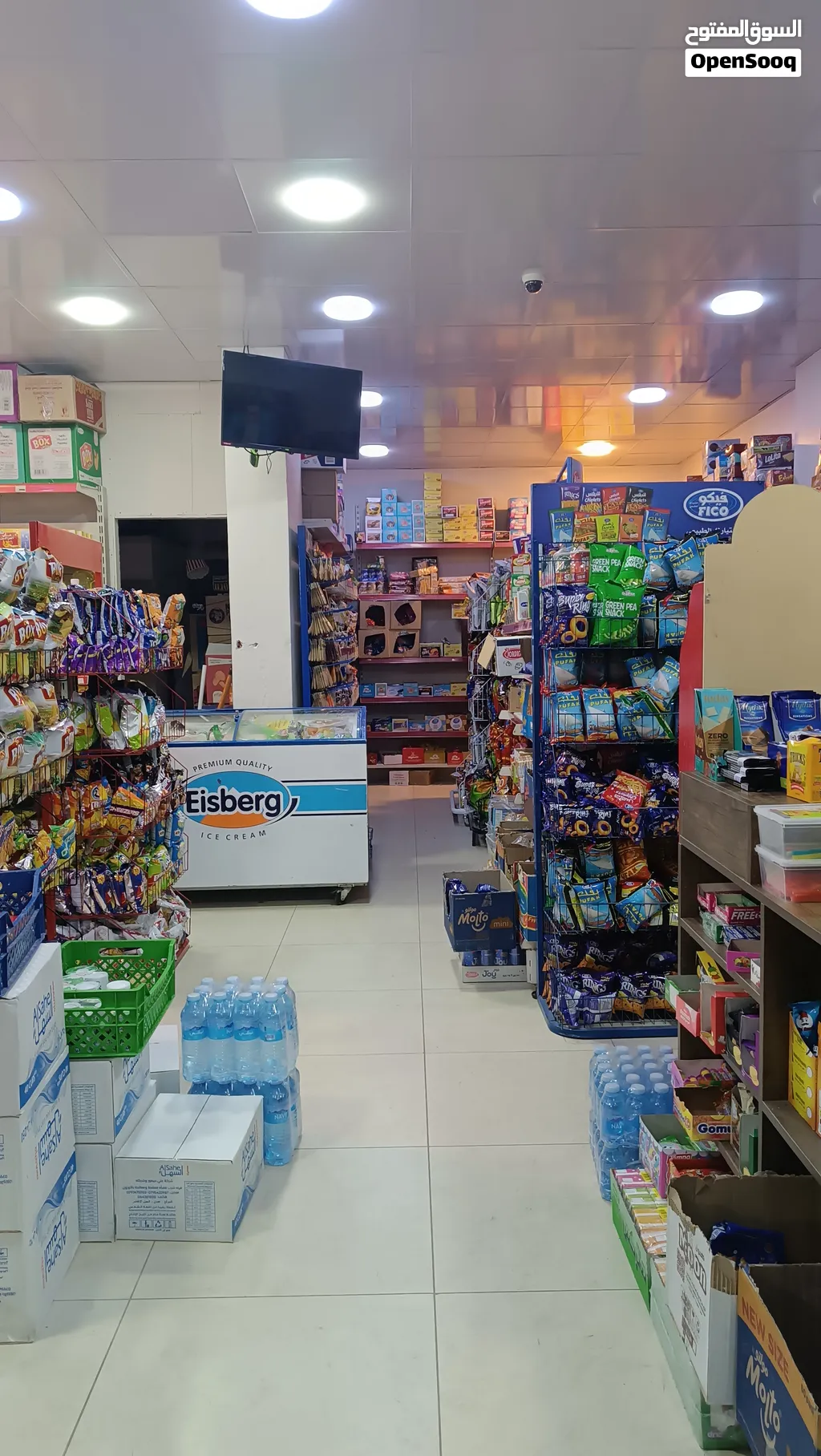 سوبر ماركت للبيع مبيعات يومية 330 - 400 بسعر 35 ألف دينار مساحة 60 متر مربع بالإضافة لمساحة خارجية