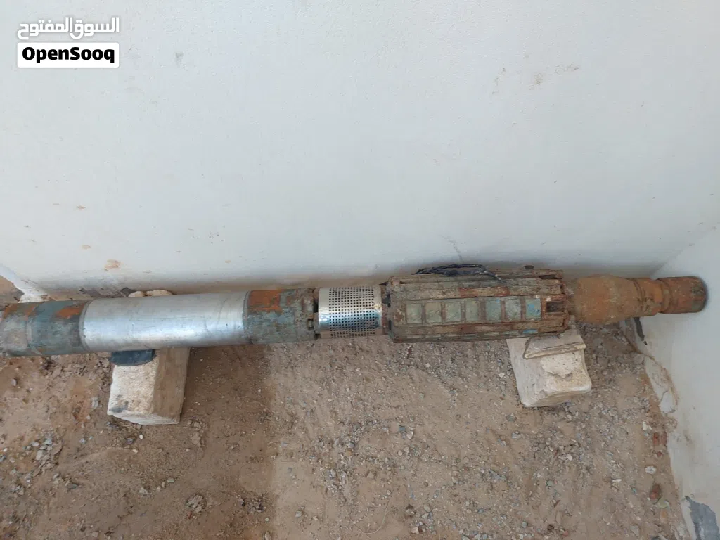 مضخة مياه قوتها 10 حصان كانت في بئر عمق 110 متر تشتغل على 380 V شغالة وامورها 10