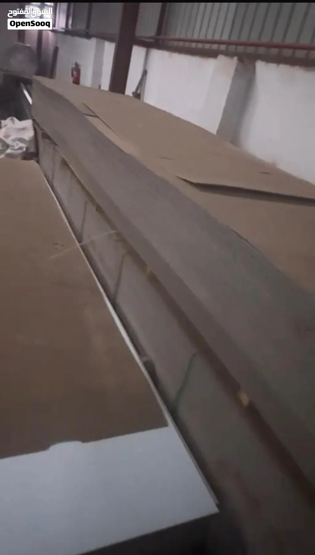 للبيع كمية كلادينج ألومنيوم مرآة (Mirror Finish Cladding) بسعر التصفية التفاصيل والمواصفات: * النوع