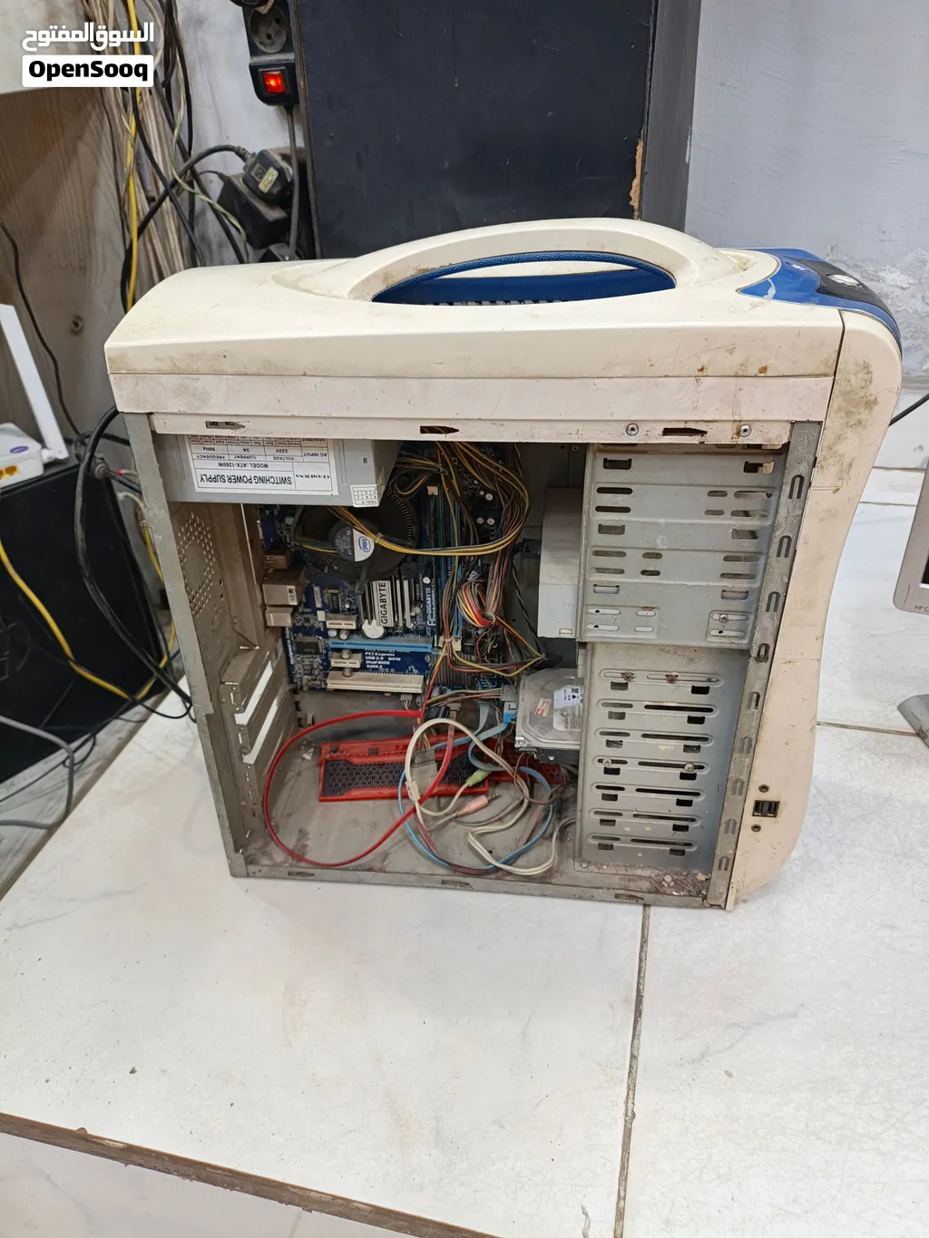 كيسه كمبيوتر hp هارد 500 رامات 2 جيجا تعمل بحاله ممتازه