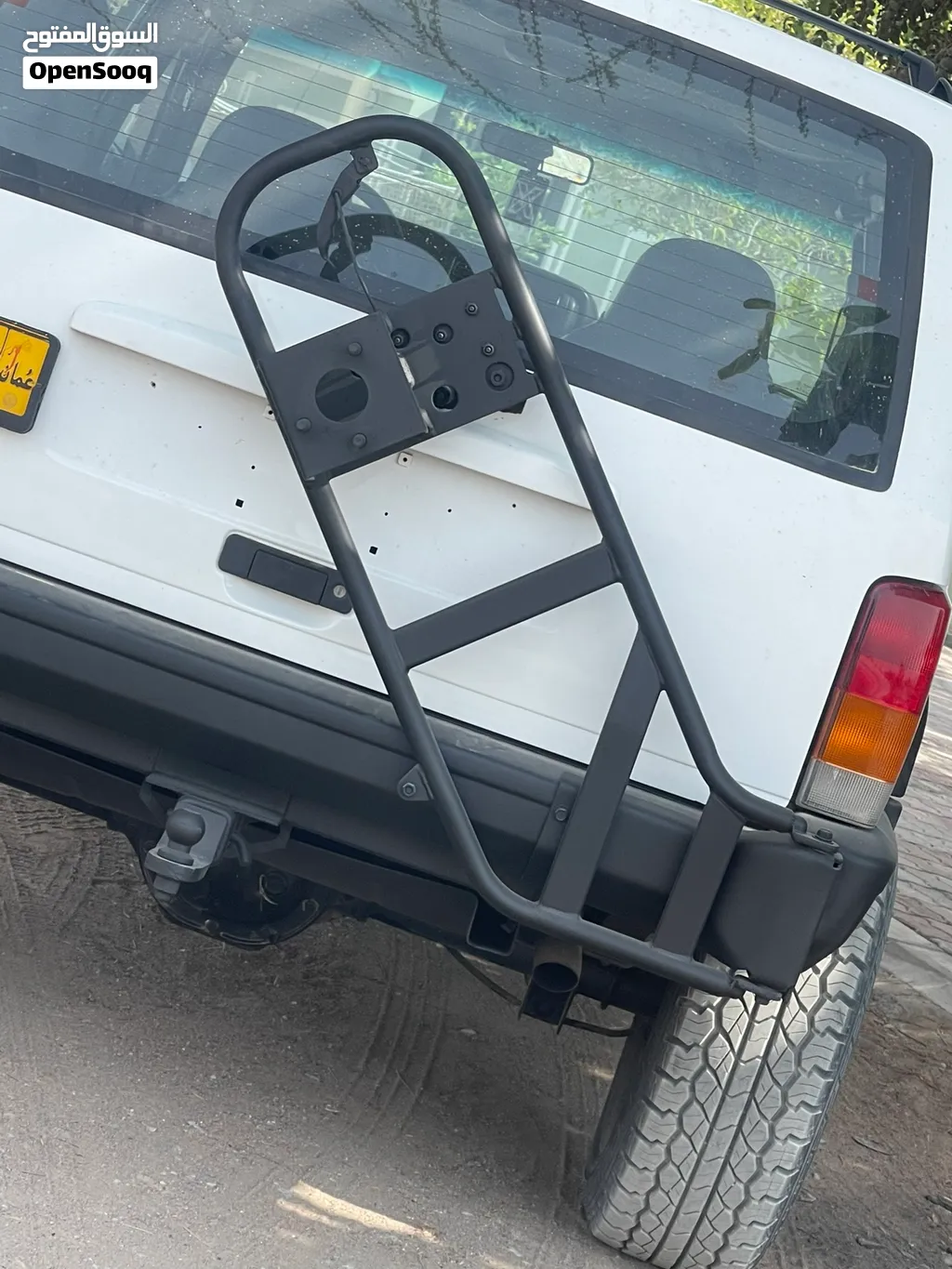 علاق تاير سبير نظيف صبغته جديدة من موديل97وفوق