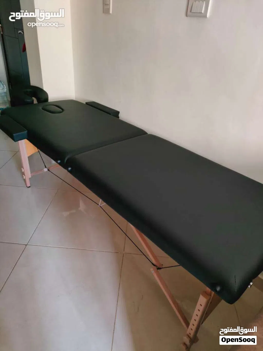 تخت مميز لعمل الحجامه خشب اصلي مميز جدا