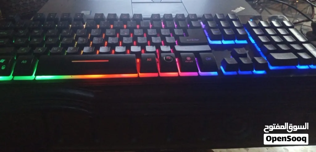 كيبورد ألعاب RGB للبيع – شبه جديد مع الكرتون الماركة: ZYG الموديل: ZYG-800 الحجم : كبير