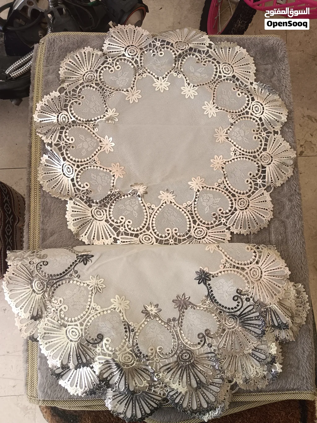 metallic silver grey table mat 5 pieces set 2 omr per piece l