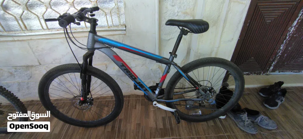 دراجة هوائية نوع road bike (قابل للتفاوض بشي بسيط)