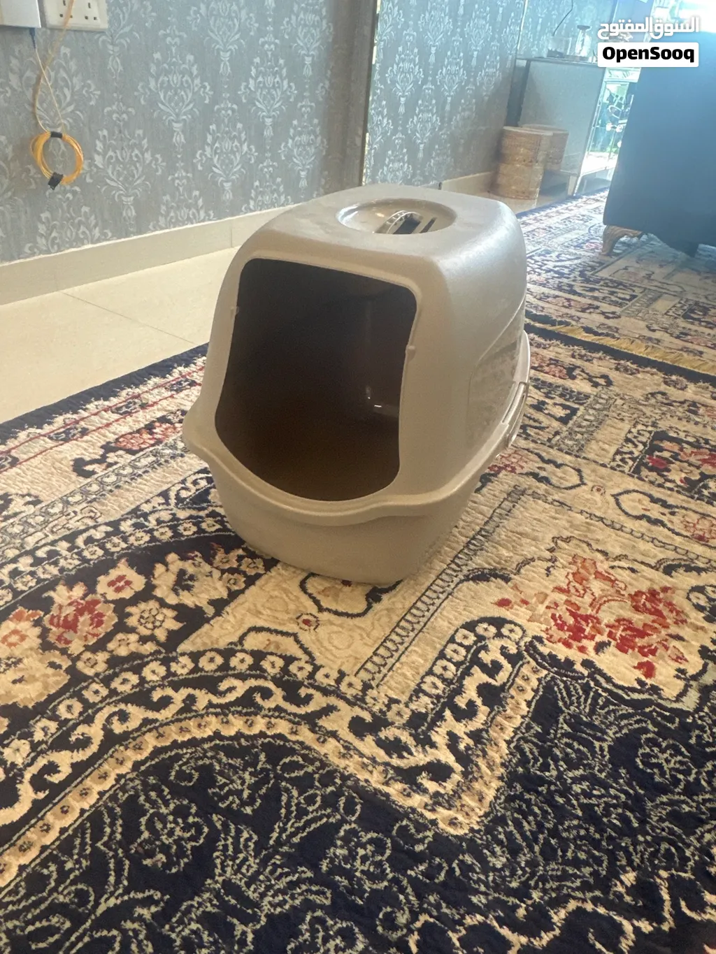Luxury Covered Cat Litter Box – Spacious, Clean & Odor Controlling