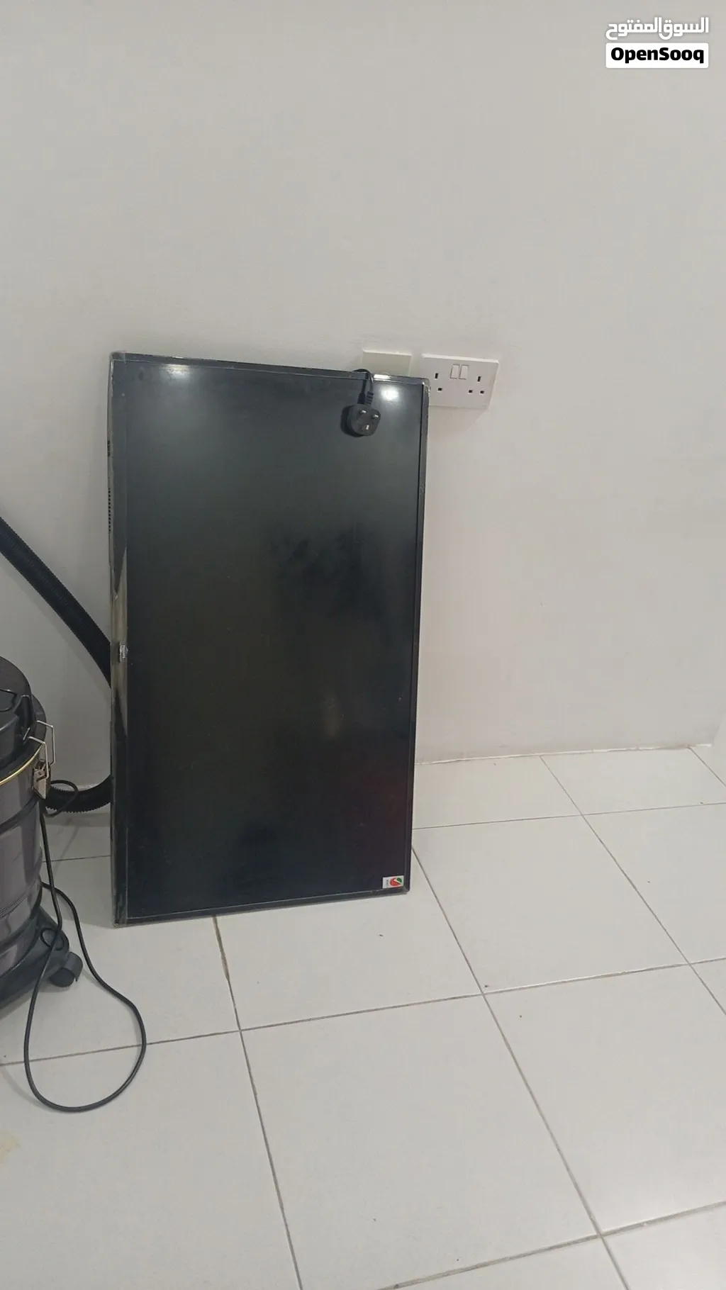 شاشه تلفزيون عاديه 35بوصه