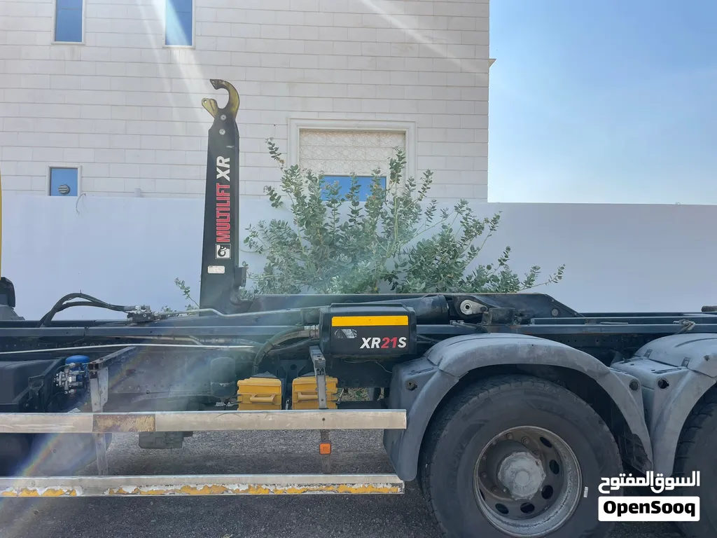 Hiab hooklift