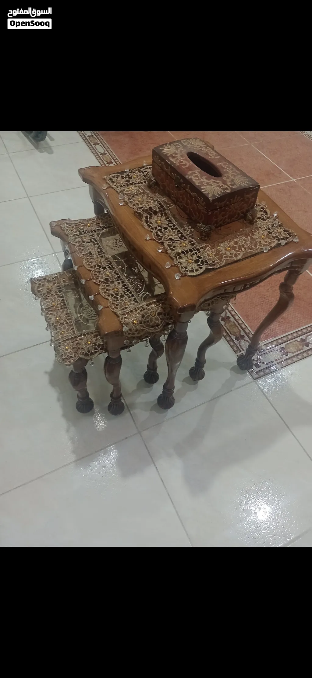 طاولات تقديم