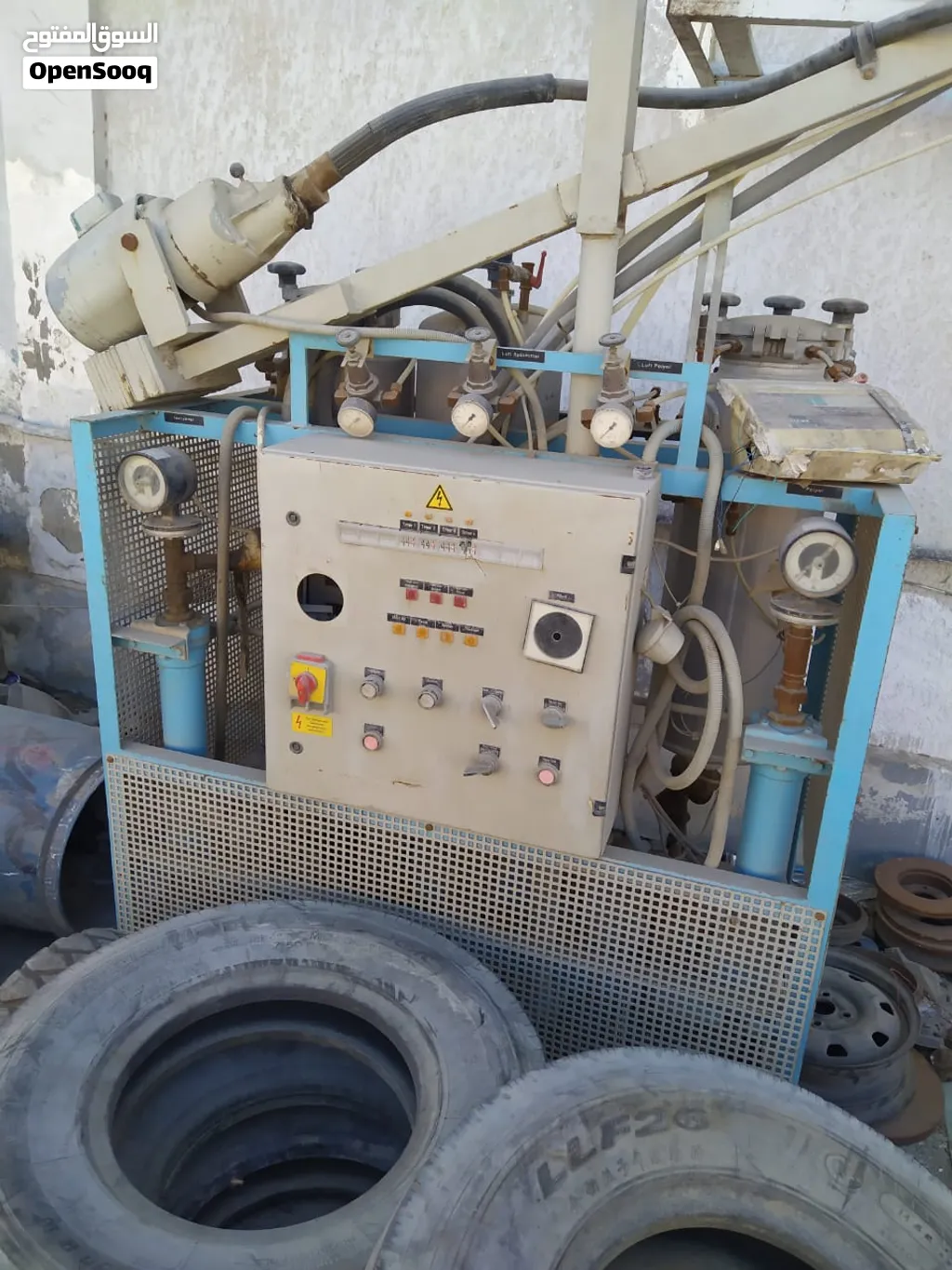 مكينة حقن فوم المانيمعروض للبيع ماكينة صب وحقن بولي يوريثان (Polyurethane Foam Machine)