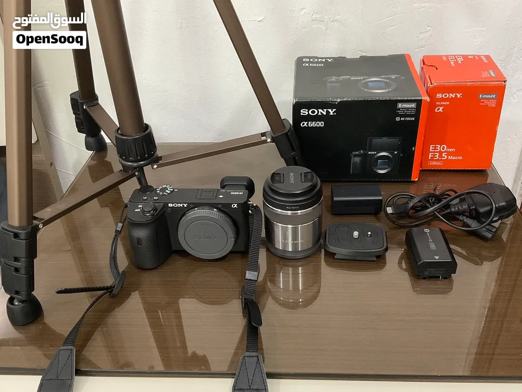 كاميرا Sony a6600 + عدسة ماكرو 30mm + ترايبود Hama للبيع