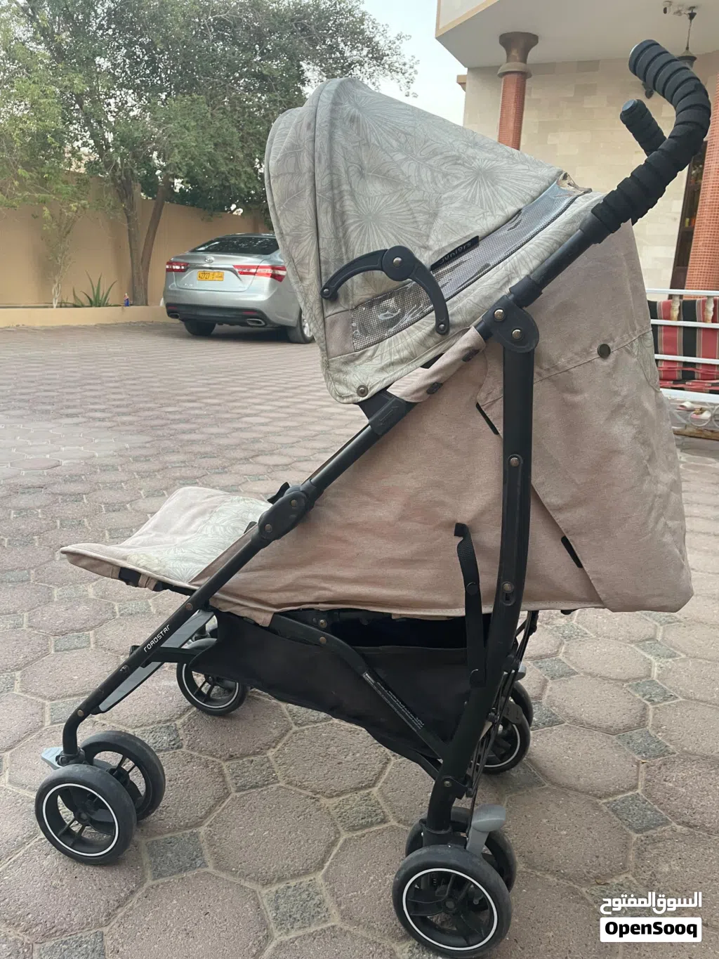 عربة اطفال