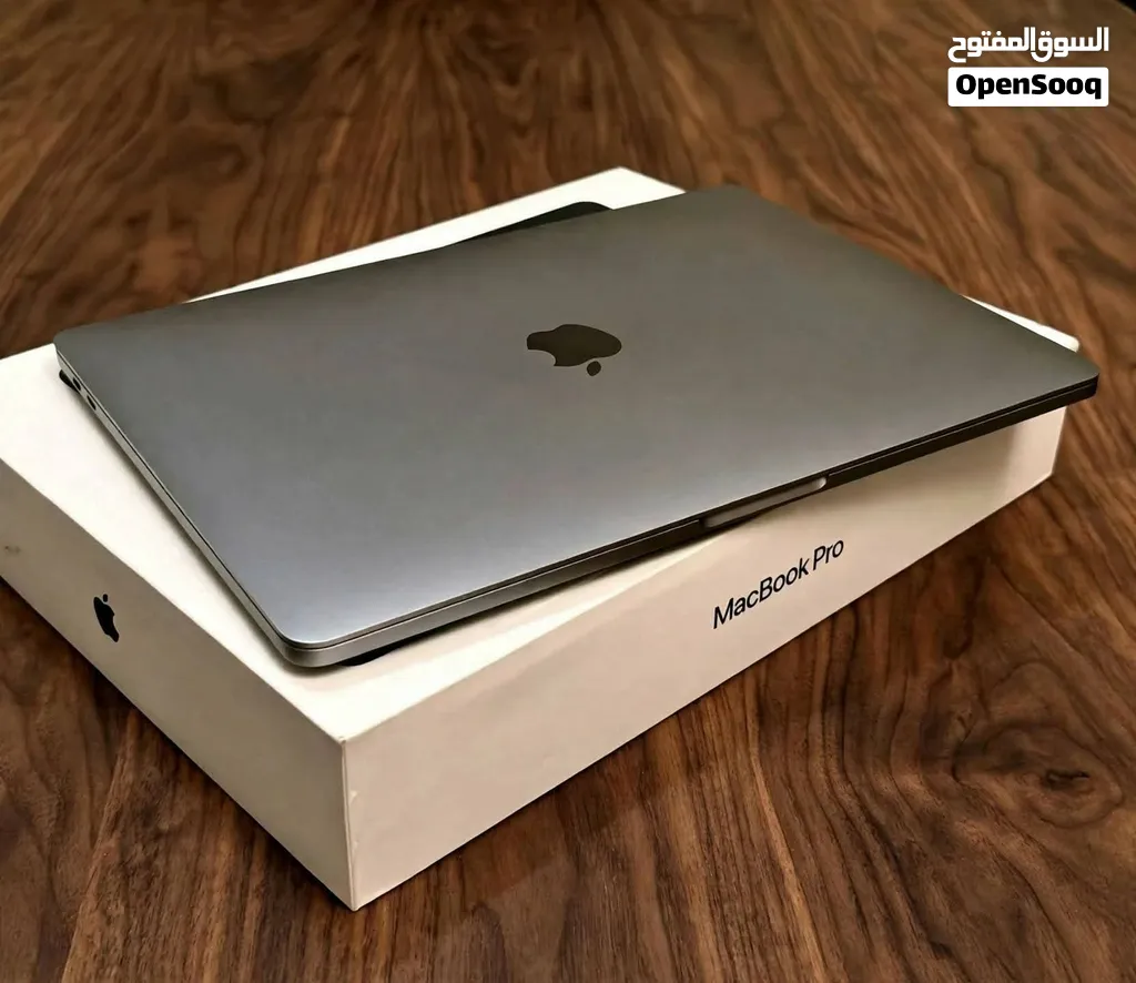 laptop MacBook Pro Core i9 ssd 512gb ram 32gb الأصلي وارد أمريكي 15.5 inch عرض ،.60%