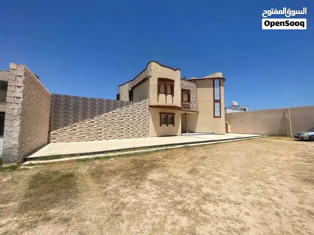 3 منازل واستديو خارجي للبيع في #كرزاز الموقع: كرزاز – بالقرب من نادي الفروسية وعلى الطريق القطران