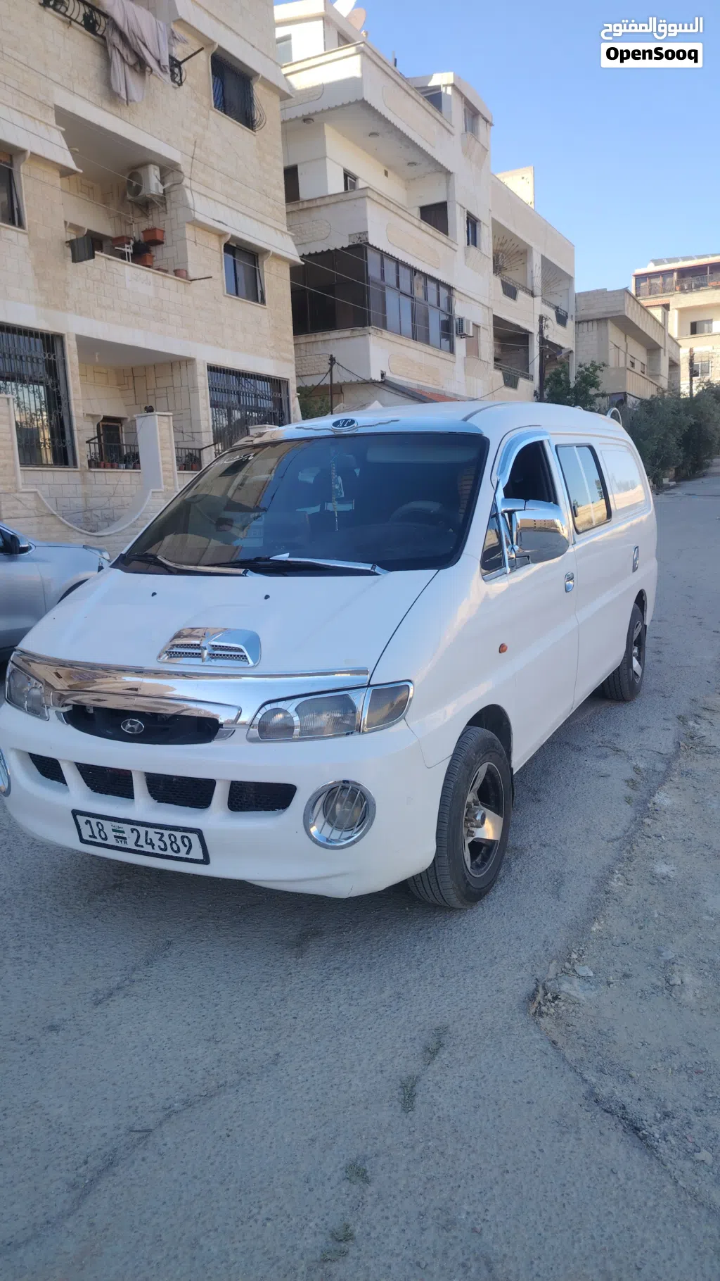 فان نص سياحي